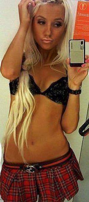 Sophia, 18 in Pennsylvania | Younger Adult Woman, Older Men