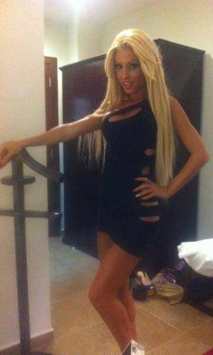 Chat with Sandy (29) in California | Casual Dating Profile