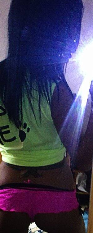 Brooke, 28, Quebec | Younger Adult Woman Seeking Older Men