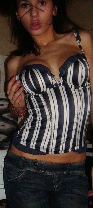 Paityn (20) in Pennsylvania | Casual Dating with Older Men