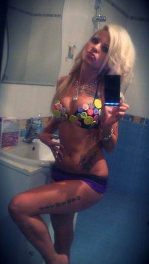 Photo of Ashleigh (23), adult profile in California