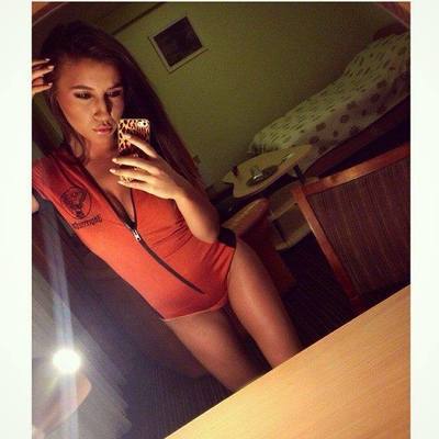 Meet Holly (19) from West Virginia | Local Dating Profile