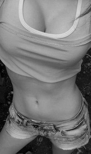 Jeannie, 23, profile image for Lakeland, FL dating page