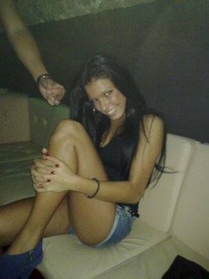 Lexie (21) in Hawaii | Local Adult Woman