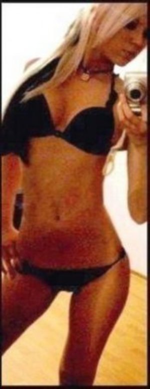 Elizabeth from Tennessee is looking for adult webcam chat