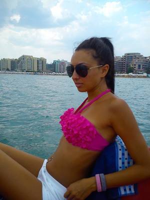 Allyssa from New York is interested in nsa sex with a nice, young man