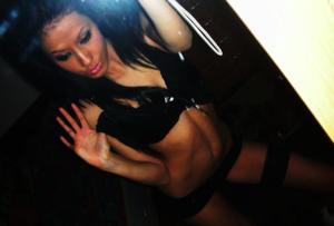 Mahalia from Boise, Idaho is looking for adult webcam chat