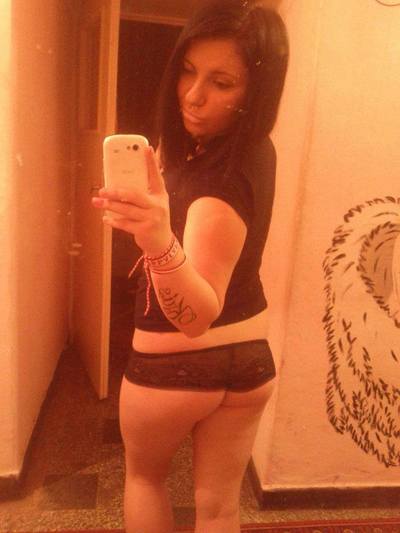 Looking for local cheaters? Take Latasha from Pittsburg, Kansas home with you