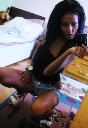 Looking for local cheaters? Take Simone from Massachusetts home with you