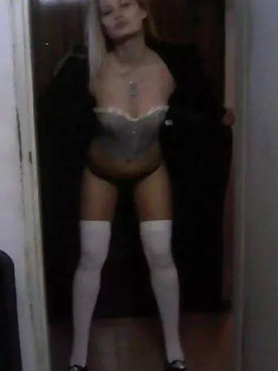Escorts like Shanna are down to fuck you now!