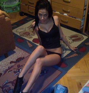 Jade from Warren, Rhode Island is looking for adult webcam chat