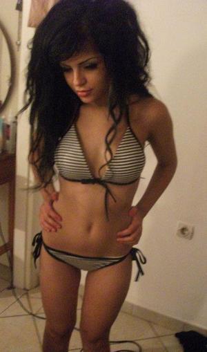 Voncile from West Shokan, New York is looking for adult webcam chat