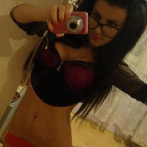Gussie from Coffeeville, Alabama is looking for adult webcam chat