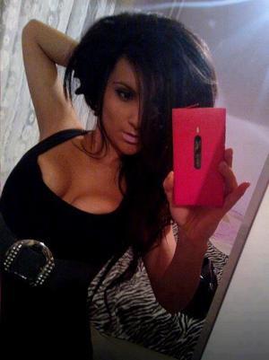 Lynna from  is looking for adult webcam chat