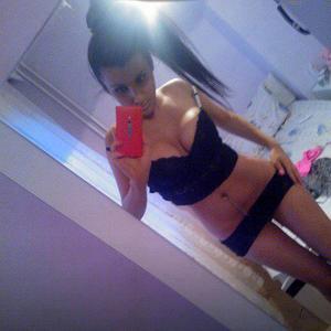 Dominica from Sandy, Utah is looking for adult webcam chat