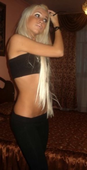 Escorts like Delilah are down to fuck you now!