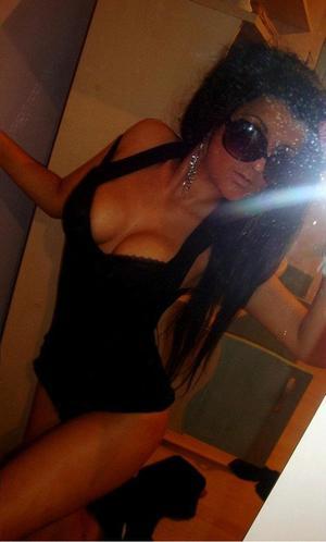 Escorts like Alicia are down to fuck you now!