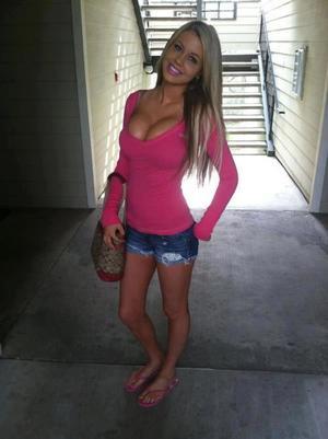Lilliana from New York is interested in nsa sex with a nice, young man