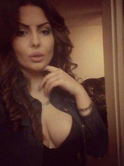 Looking for local cheaters? Take Kirsten from New York home with you