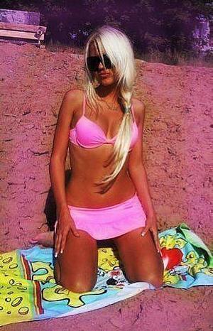 Escorts like Pamela are down to fuck you now!