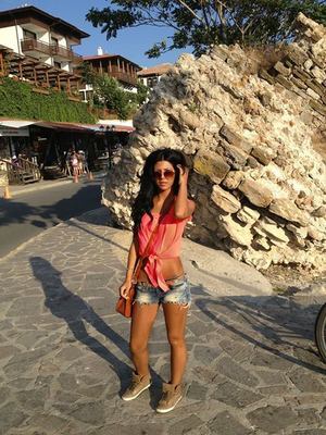 Emma is a cheater looking for a guy like you!
