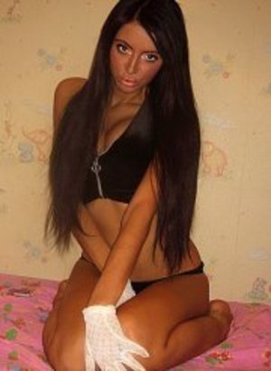 Exie from  is interested in nsa sex with a nice, young man