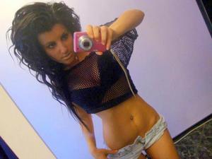 Dusti from Cookeville, Tennessee is looking for adult webcam chat