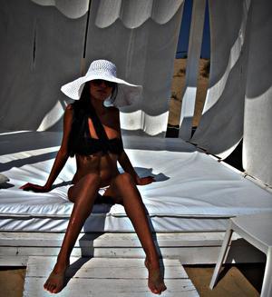 Meet local singles like Pamela from Illinois who want to fuck tonight