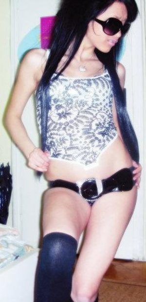 Cammie from Okeene, Oklahoma is looking for adult webcam chat