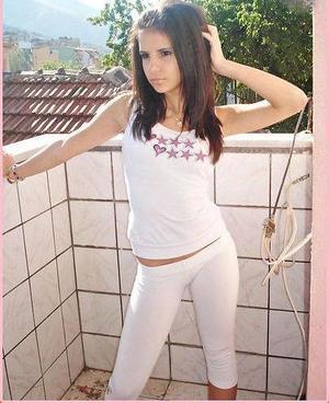 Madelyn from Washington is interested in nsa sex with a nice, young man