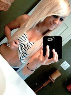 Noelle from Pennsylvania is looking for adult webcam chat