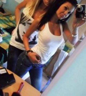 Looking for girls down to fuck? Valery from Indiana is your girl