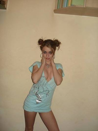Bonnie is a cheater looking for a guy like you!
