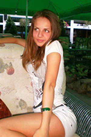 Iona from Saratoga Springs, Utah is looking for adult webcam chat
