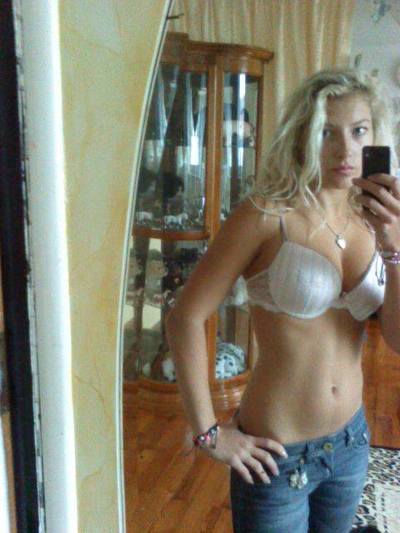 Looking for local cheaters? Take Kennedi from Texas home with you