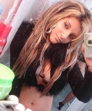 Meet local singles like Charis from Michigan who want to fuck tonight