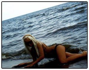 Alessandra from Texas is looking for adult webcam chat