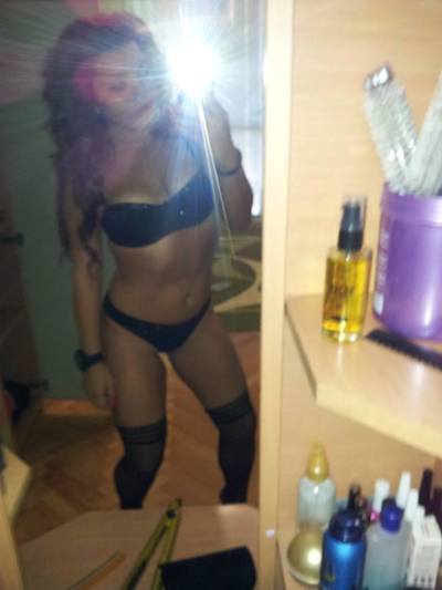 Looking for local cheaters? Take Erin from New York home with you