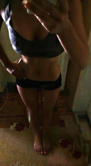 Angelique from Kentucky is looking for adult webcam chat