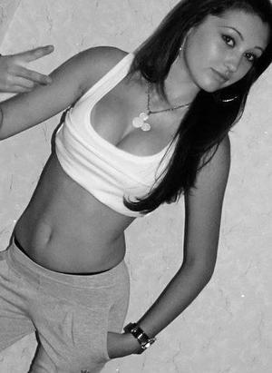 Lauryn is a cheater looking for a guy like you!