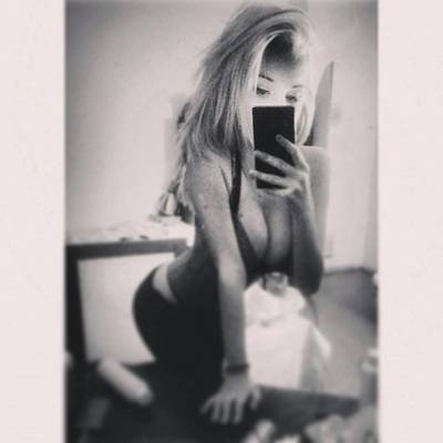 Oralee from South Royalton, Vermont is looking for adult webcam chat