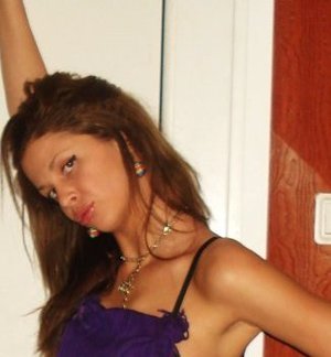 Ruby from New Jersey is looking for adult webcam chat