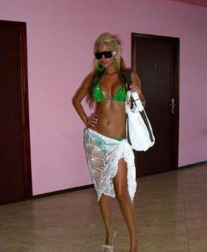 Escorts like Jennifer are down to fuck you now!