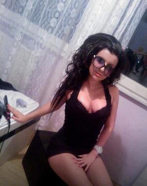 Escorts like Kristy are down to fuck you now!