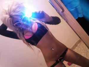 Ivonne from Clearfield, Iowa is looking for adult webcam chat