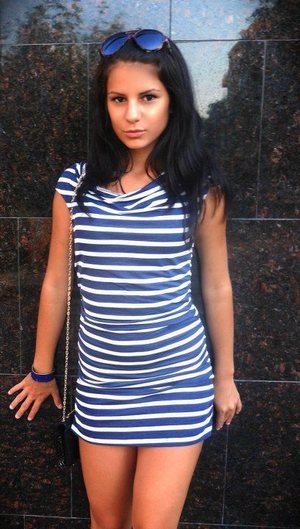 Jeneva from Illinois is interested in nsa sex with a nice, young man