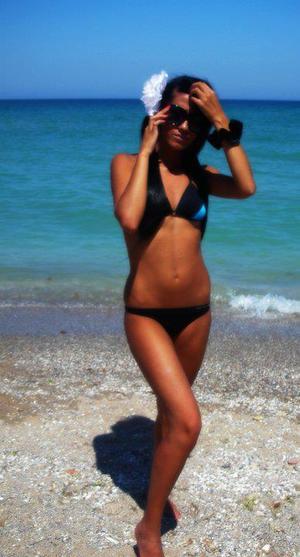 Looking for local cheaters? Take Madeleine from South Carolina home with you